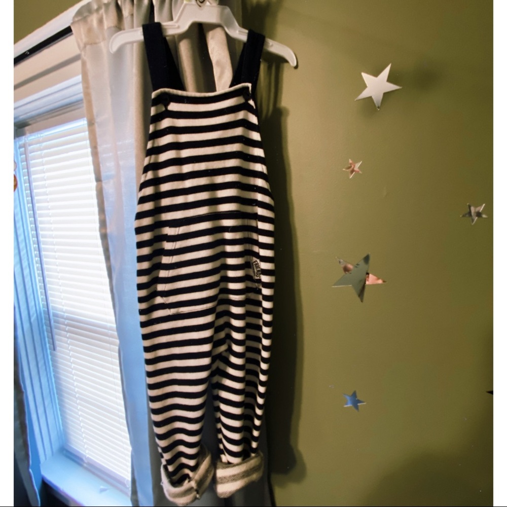 Cotton jumper. Navy stripes.